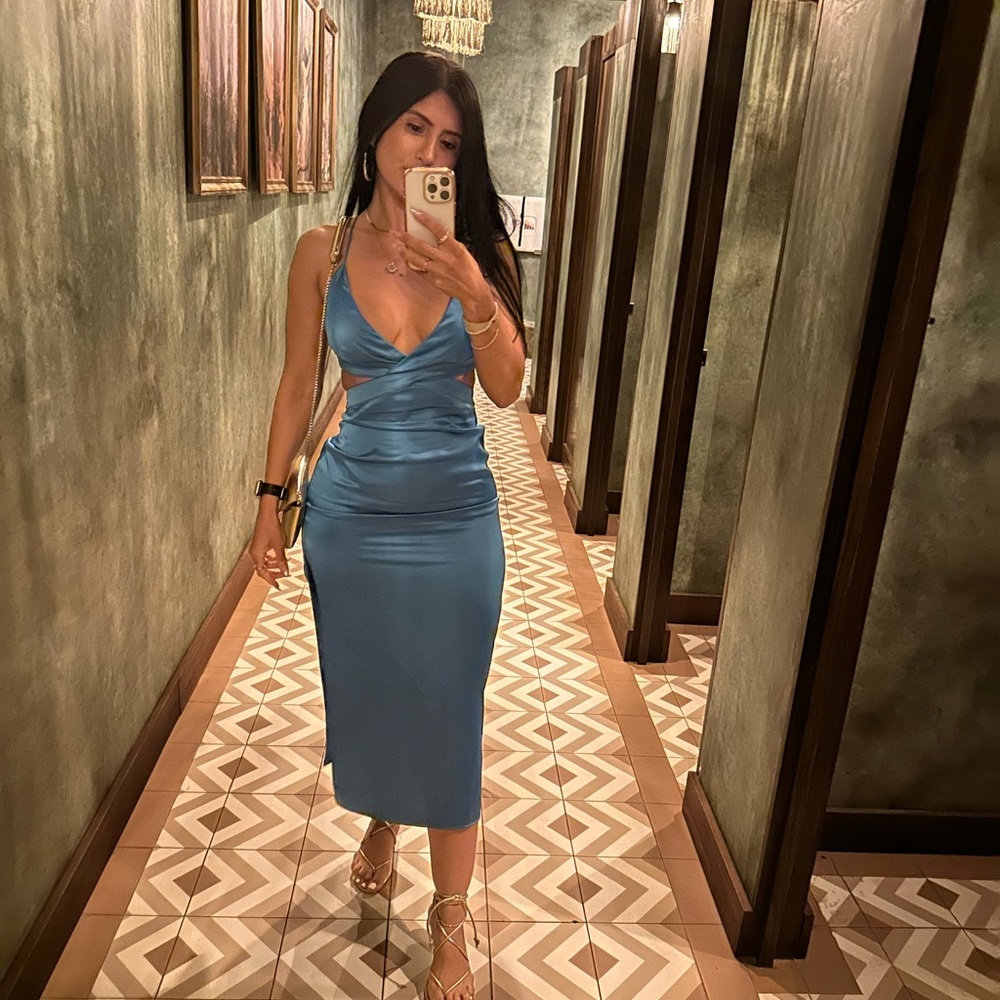 Zara beautiful blue midi dress only use once a for  my bday